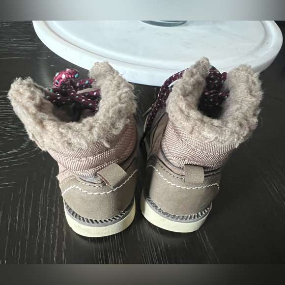 OshKosh fleece lined winter boots - Picture 5 of 5